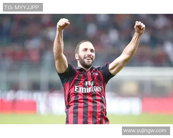 足球历史上的十大中锋球员盘点与他们的辉煌成就解析